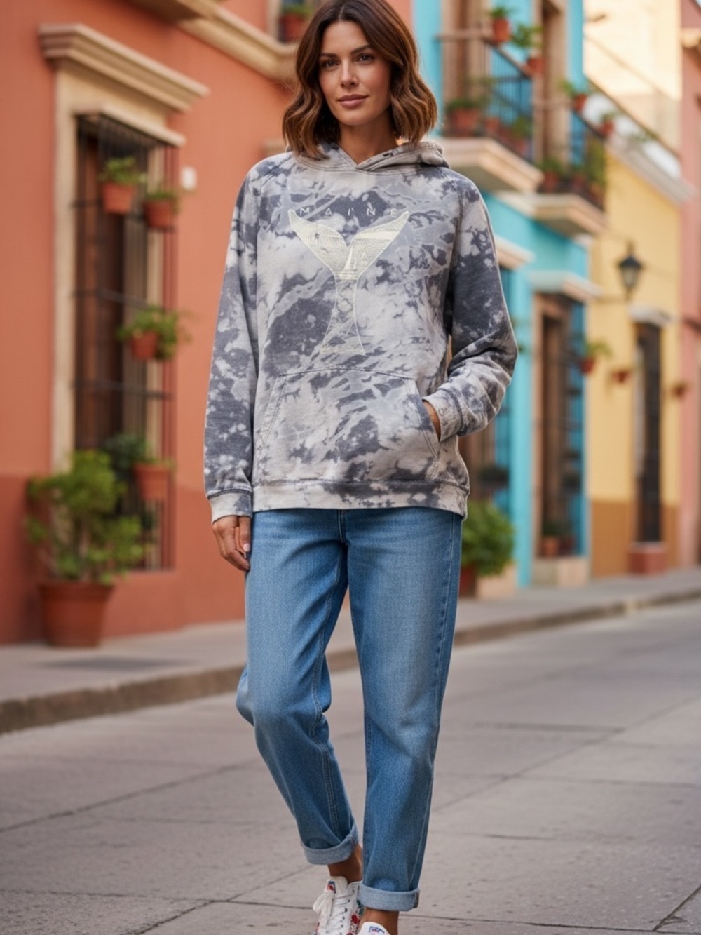 Maine whale tie dye hoodie m